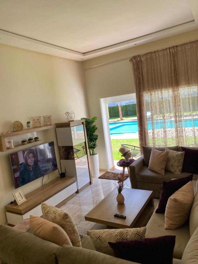 ブズニカApparemment De Luxe Vue Piscineアパートメント エクステリア 写真