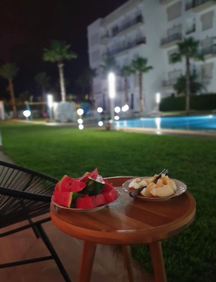 ブズニカApparemment De Luxe Vue Piscineアパートメント エクステリア 写真